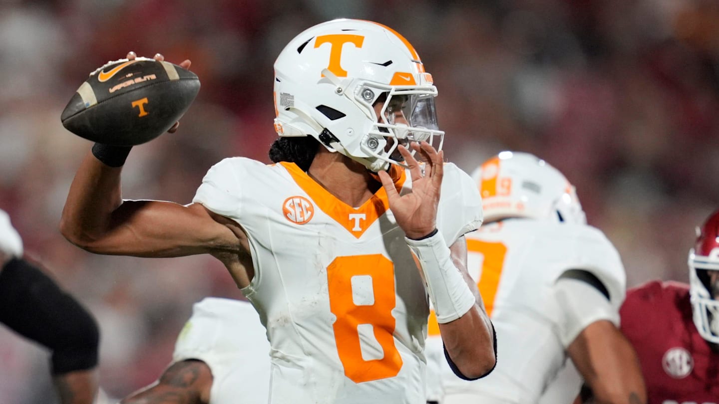 Tennessee vs. Arkansas score prediction by expert college football model