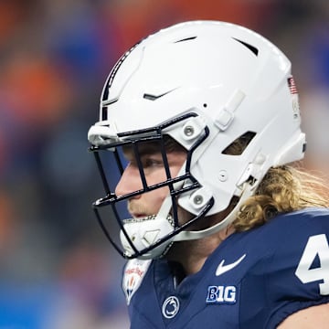 Dec 31, 2024; Glendale, AZ, USA; Penn State Nittany Lions tight end Tyler Warren (44) against the Boise State Broncos in the Fiesta Bowl at State Farm Stadium. Mandatory Credit: Mark J. Rebilas-Imagn Images