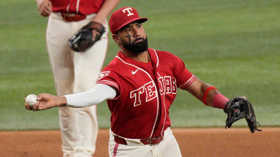 Texas Rangers shortstop Ezequiel Duran