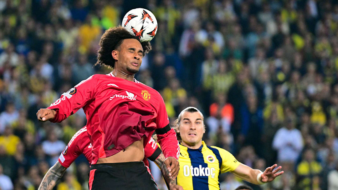 Fenerbahce v Manchester United - UEFA Europa League