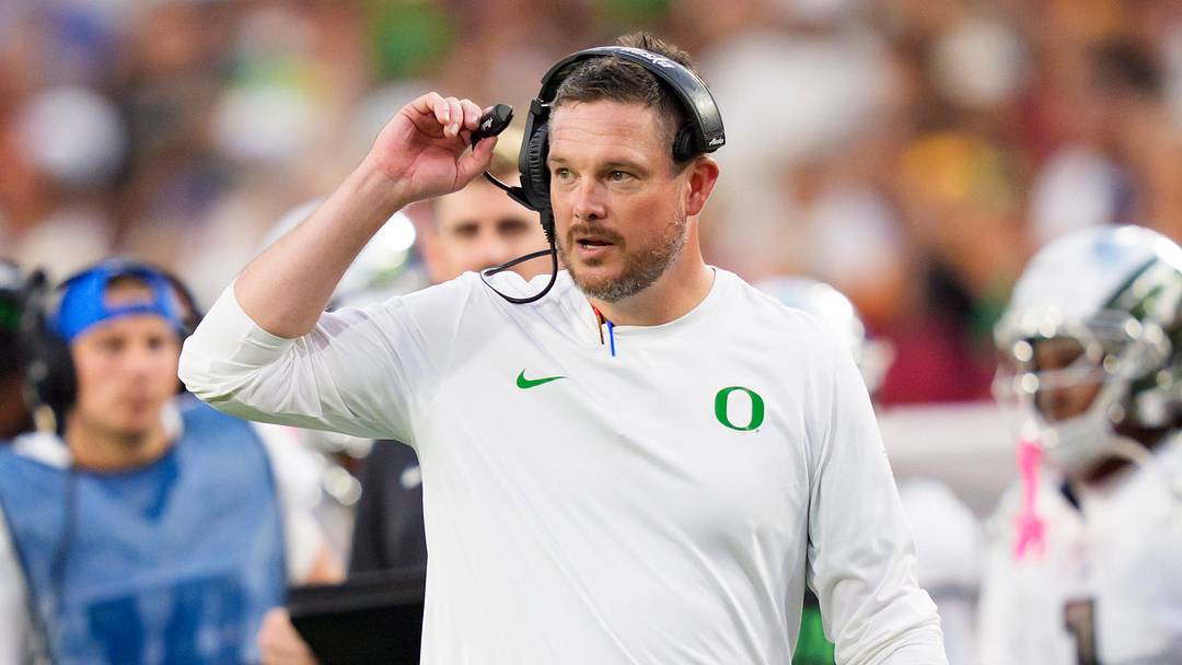 Oregon head coach Dan Lanning walks the sideline as the Oregon Ducks face the USC Trojans on Sept. 26, 2026, at Los Angeles Memorial Coliseum in Los Angeles, California. Oregon head coach Dan Lanning walks the sideline as the Oregon Ducks face the USC Trojans on Sept. 26, 2026, at Los Angeles Memorial Coliseum in Los Angeles, California.