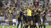 Fluminense e Vasco fizeram clássico tenso, muito picotado pela arbitragem