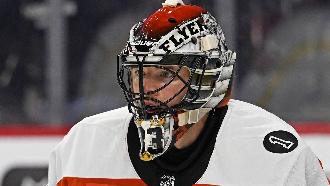 Mar 26, 2026; Philadelphia, Pennsylvania, USA; Philadelphia Flyers goaltender Samuel Ersson (33) against the Chicago Blackhawks during the second period at Xfinity Mobile Arena. Mandatory Credit: Eric Hartline-Imagn Images