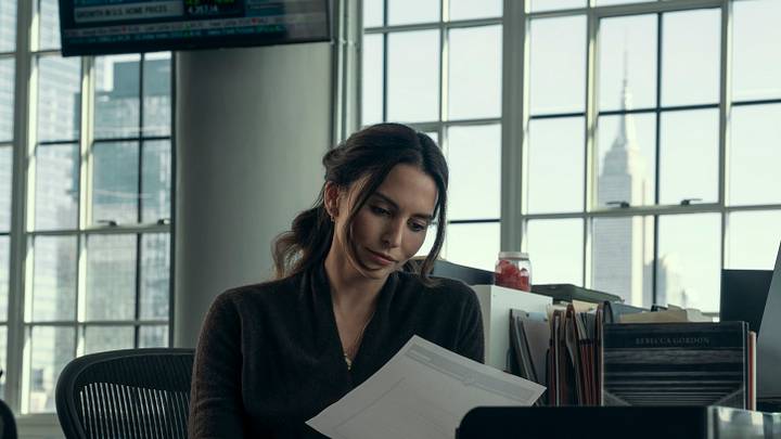 The Night Agent. Genesis Rodriguez as Isabel in episode 302 of The Night Agent. Cr. Christopher Saunders/Netflix © 2026