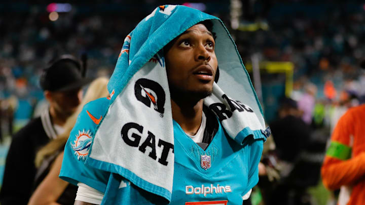Dec 11, 2023; Miami Gardens, Florida, USA; Miami Dolphins cornerback Jalen Ramsey (5) looks on as he walks toward the locker room against the Tennessee Titans during halftime at Hard Rock Stadium. Mandatory Credit: Sam Navarro-Imagn Images Dec 11, 2023; Miami Gardens, Florida, USA; Miami Dolphins cornerback Jalen Ramsey (5) looks on as he walks toward the locker room against the Tennessee Titans during halftime at Hard Rock Stadium. Mandatory Credit: Sam Navarro-Imagn Images