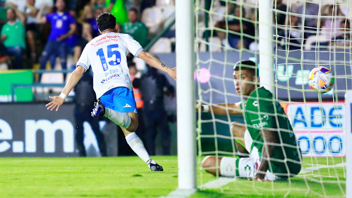 León volvió a la vida luego de estar cayendo en casa ante Cruz Azul León volvió a la vida luego de estar cayendo en casa ante Cruz Azul