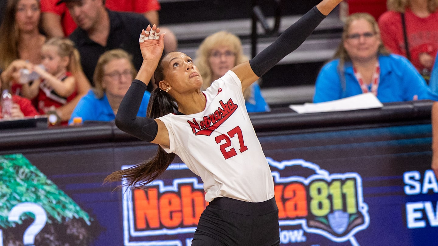 Nebraska Opens Big Ten Play by Making Quick Work of Michigan