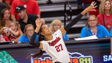 Nebraska Volleyball Dominates Michigan in 3-0 Victory