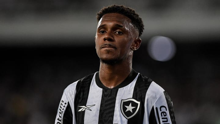 Jeffinho ainda não voltou a ficar à disposição no Botafogo