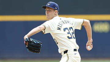 Pittsburgh Pirates v Milwaukee Brewers