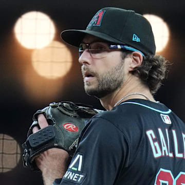 Arizona Diamondbacks right-hander Zac Gallen (23) pitches against the Cleveland Guardians at Chase Field on Aug. 19, 2025.