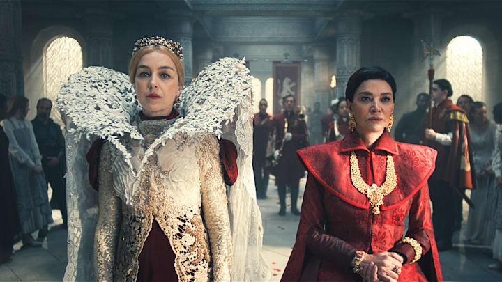 Queen Morgase Trakand (Olivia Williams) and Elaida (Shohreh Aghdashloo) in The Wheel of Time season 3.