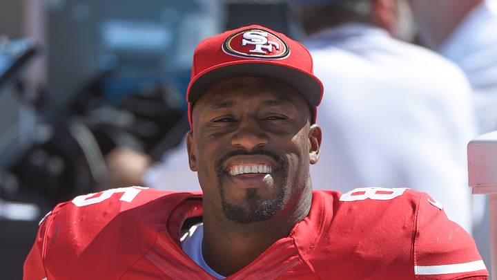 Santa Clara, CA, USA; San Francisco 49ers tight end Vernon Davis (85) during the third quarter against the San Diego Chargers at Levi's Stadium. The 49ers defeated the Chargers 21-7. Mandatory Credit: Kyle Terada-USA TODAY Sports