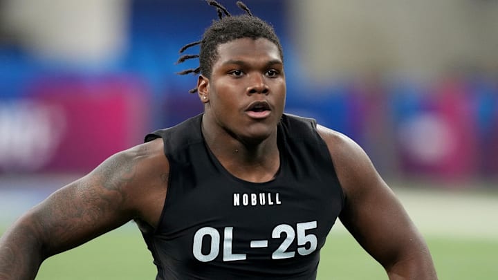 Georgia offensive lineman Broderick Jones (OL25)