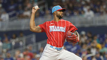 Alcántara continúa su temporada de nivel de Cy Young