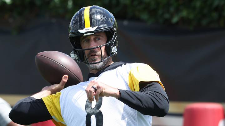 Pittsburgh Steelers quarterback Aaron Rodgers