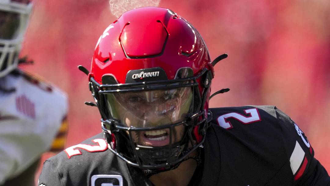 Cincinnati Bearcats quarterback Brendan Sorsby Cincinnati Bearcats quarterback Brendan Sorsby