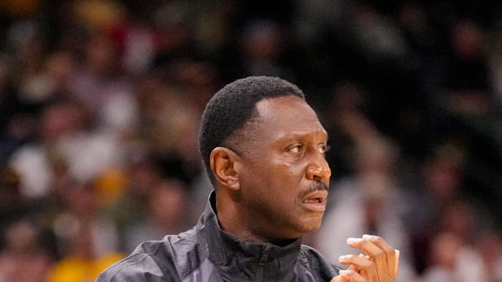  Howard Bison head coach Kenneth Blakeney 