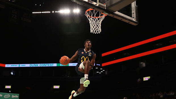 McDonald’s All American West forward Tounde Yessoufou (24) dunks the ball during the Sprite Jam Fest at Barclay's Center