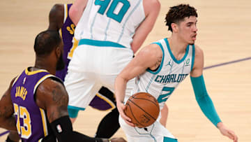 Los Hornets visitan a unos diezmados Lakers en el Staples Center
