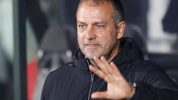 Hansi Flick completa um ano no Barça em julho