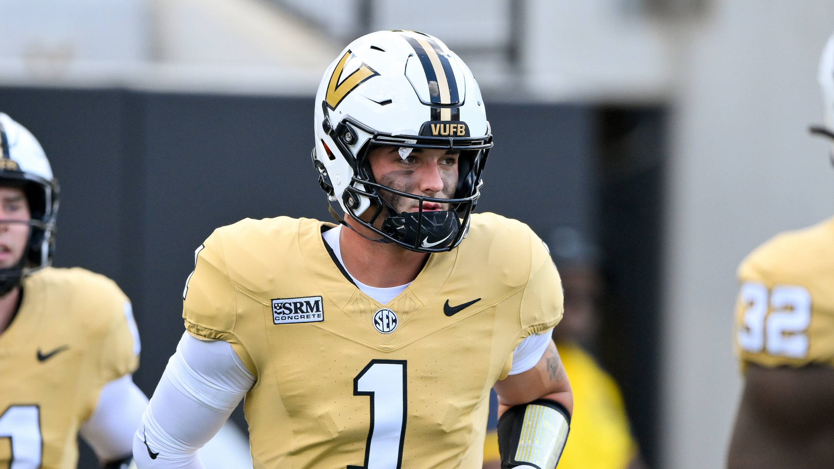 Will Blaze Berlowitz Continue to Play Wide Receiver? Clark Lea Shared His Thoughts
