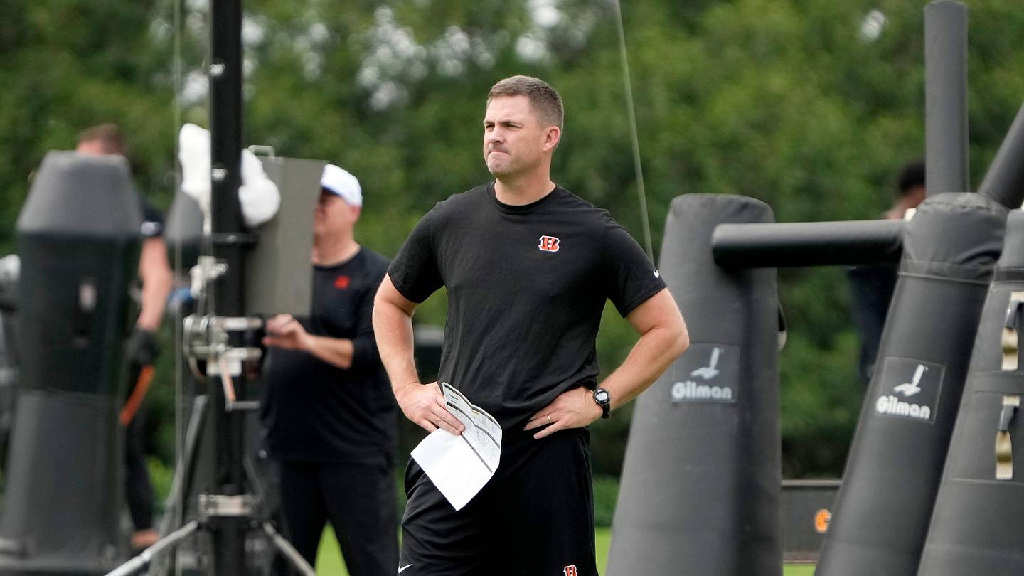 Look: Cincinnati Bengals Head Coach Zac Taylor Attends Reds' Win Over Guardians - Vimarsana News