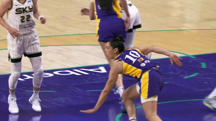 Kelsey Plum Taunts Angel Reese After Blowing by Her for Easy Layup in Sparks  Win