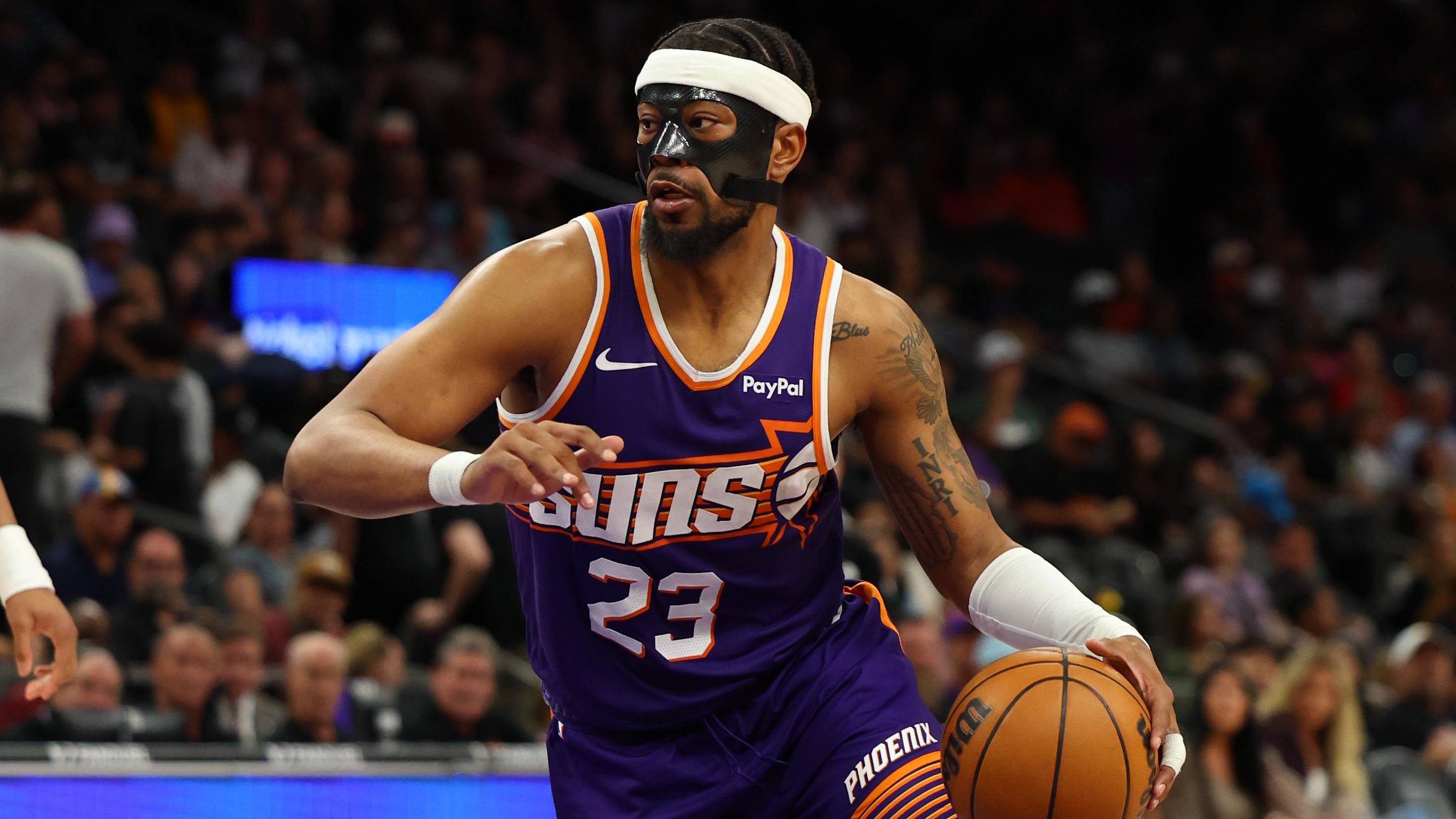 Suns Reportedly Agree to Long-Term Contract With Top Defender
