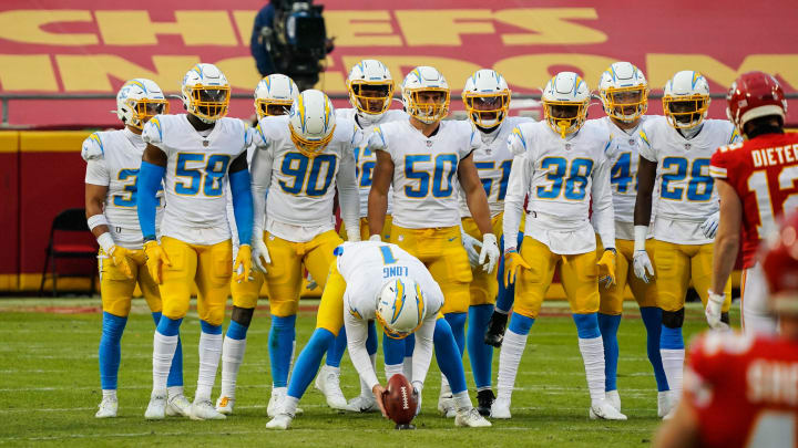 Jan 3, 2021; Kansas City, Missouri, USA; The Los Angeles Chargers special teams get ready for a kickoff against the Kansas City Chiefs during the first half at Arrowhead Stadium. Mandatory Credit: Jay Biggerstaff-USA TODAY Sports