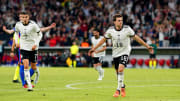 Jonas Hofmann (r) traf zur Führung für die deutsche Nationalmannschaft