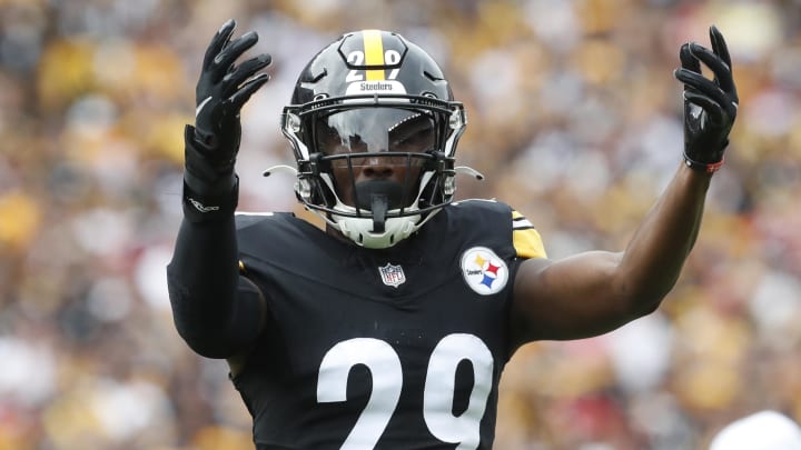 Sep 10, 2023; Pittsburgh, Pennsylvania, USA;  Pittsburgh Steelers cornerback Levi Wallace (29) reacts against the San Francisco 49ers during the second quarter at Acrisure Stadium. Mandatory Credit: Charles LeClaire-USA TODAY Sports