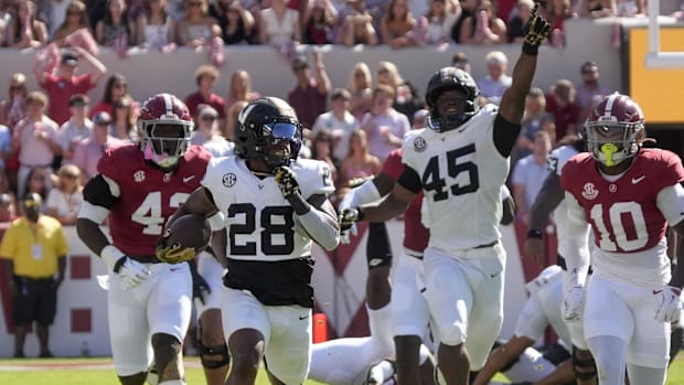 College football rankings: AP top 25 teams moving up, down in Week 7