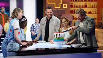 CRIME SCENE KITCHEN: L-R: Contestants Jessica and Lenore with host Joel McHale and judges Yolanda Gampp and Curtis Stone in the CRIME SCENE KITCHEN episode airing Thursday, Nov. 14 (9:01-10:00 PM ET/PT) on FOX. CR/ FOX ©2024 FOX Media LLC.
