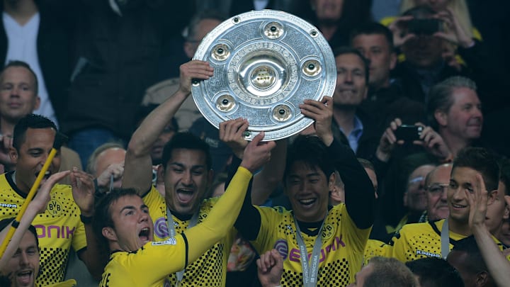 Shinji Kagawa jubelt zusammen mit Ilkay Gündogan und Mario Götze über die Meisterschaft 2012