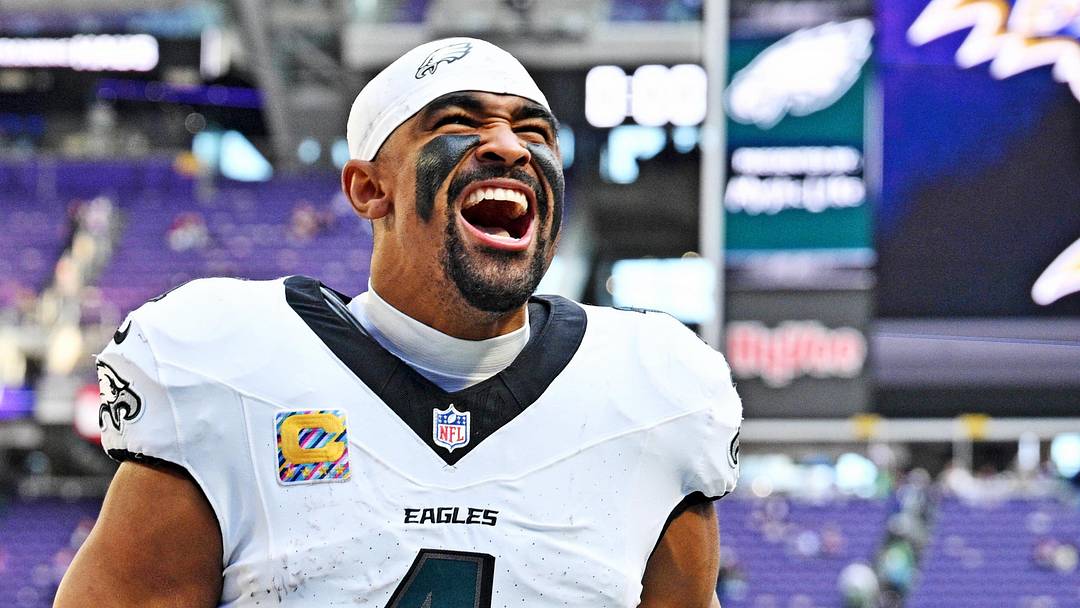 Oct 19, 2025; Minneapolis, Minnesota, USA; Philadelphia Eagles quarterback Jalen Hurts (1) celebrates after the win against the Minnesota Vikings at U.S. Bank Stadium. Mandatory Credit: Jeffrey Becker-Imagn Images Oct 19, 2025; Minneapolis, Minnesota, USA; Philadelphia Eagles quarterback Jalen Hurts (1) celebrates after the win against the Minnesota Vikings at U.S. Bank Stadium. Mandatory Credit: Jeffrey Becker-Imagn Images