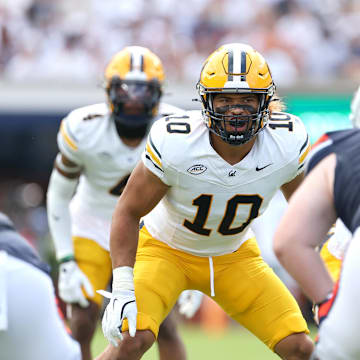 Sep 7, 2024; Auburn, Alabama, USA;  California Golden Bears linebacker Teddye Buchanan (10) surveys the Auburn Tigers offense during the second quarter at Jordan-Hare Stadium. Mandatory Credit: John Reed-Imagn Images