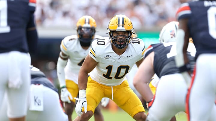 Sep 7, 2024; Auburn, Alabama, USA;  California Golden Bears linebacker Teddye Buchanan (10) surveys the Auburn Tigers offense during the second quarter at Jordan-Hare Stadium. Mandatory Credit: John Reed-Imagn Images