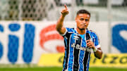 Atacante Everton Cardoso acertou com o Dourado por empréstimo