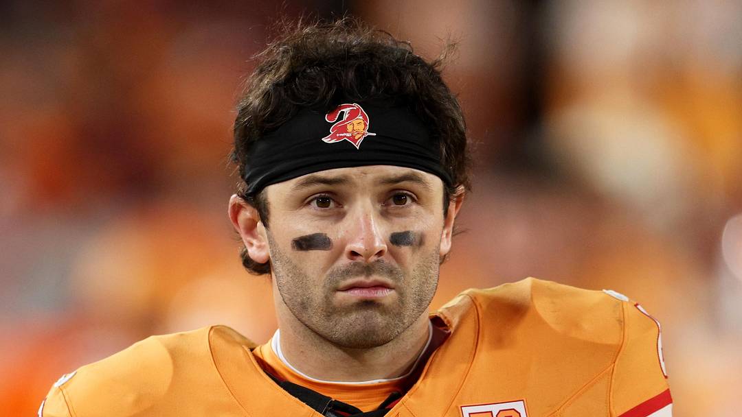 Tampa Bay Buccaneers quarterback Baker Mayfield (6) looks on Tampa Bay Buccaneers quarterback Baker Mayfield (6) looks on