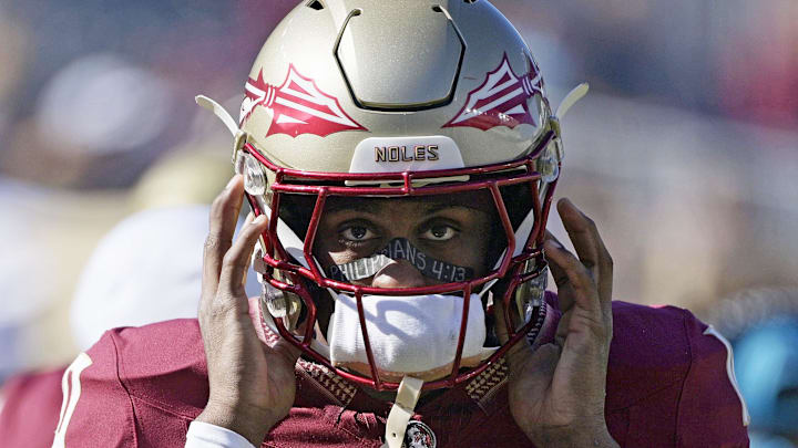 Nov 23, 2024; Tallahassee, Florida, USA; Florida State Seminoles wide receiver Malik Benson (10) before the game against the Charleston Southern Buccaneers at Doak S. Campbell Stadium. Mandatory Credit: Melina Myers-Imagn Images Nov 23, 2024; Tallahassee, Florida, USA; Florida State Seminoles wide receiver Malik Benson (10) before the game against the Charleston Southern Buccaneers at Doak S. Campbell Stadium. Mandatory Credit: Melina Myers-Imagn Images