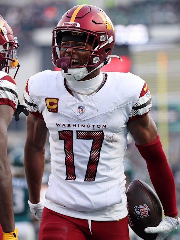 Washington Commanders wide receiver Terry McLaurin (17).