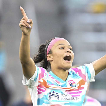 Trinity Armstrong scored the winning goal in stoppage time as the San Diego Wave defeated Bay FC at Snapdragon Stadium.