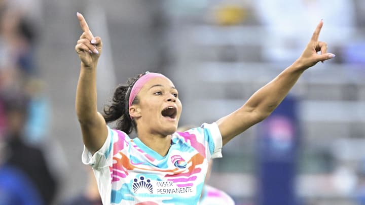 Trinity Armstrong scored the winning goal in stoppage time as the San Diego Wave defeated Bay FC at Snapdragon Stadium.