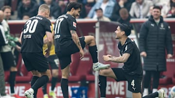 Jens Castrop und Kevin Diks (mi. und 1. v. r.) sind wichtige Säulen in Gladbach Jens Castrop und Kevin Diks (mi. und 1. v. r.) sind wichtige Säulen in Gladbach