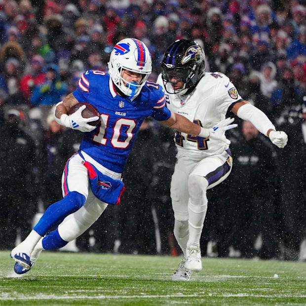 Khalil Shakir (10) runs the ball