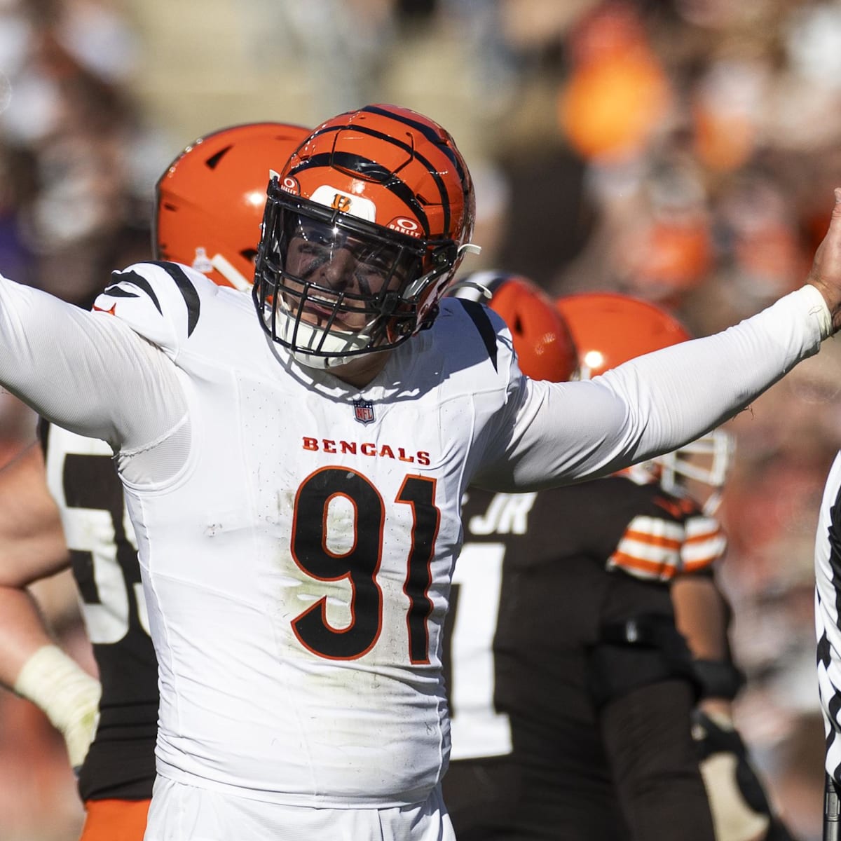 Trey Hendricksons Future with Bengals in Question Amid Contract Stalemate