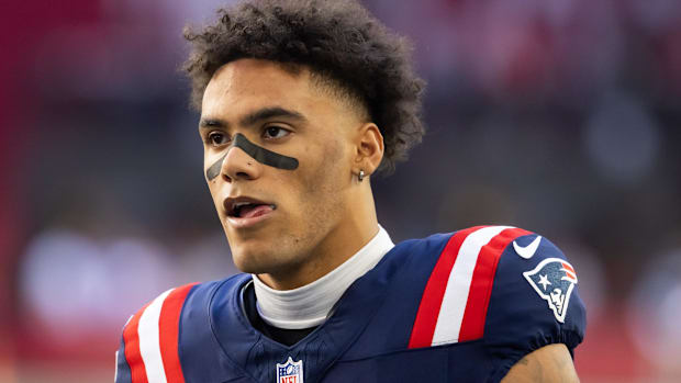 Dec 15, 2024; Glendale, Arizona, USA; New England Patriots cornerback Christian Gonzalez (0) against the Arizona Cardinals at