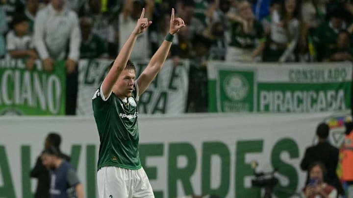 Defensor atuou em 2025 emprestado pelo Atlético-MG