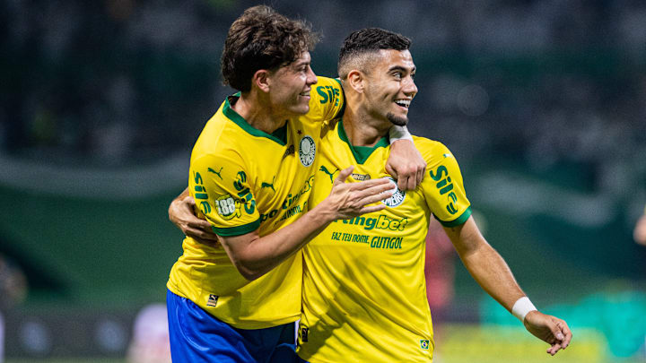 Palmeiras ultrapassa o Flamengo no ranking de chances de título do Brasileirão 2025 Palmeiras ultrapassa o Flamengo no ranking de chances de título do Brasileirão 2025